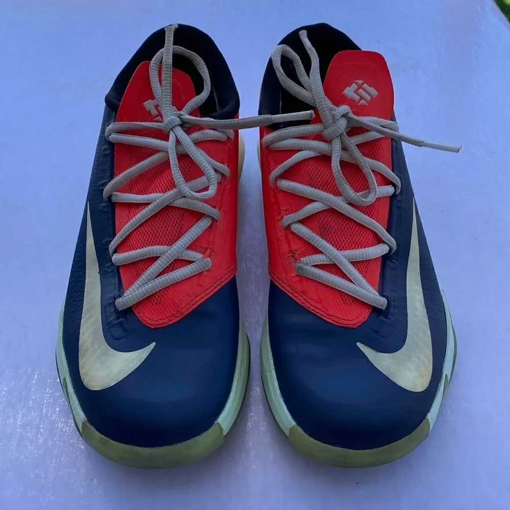 NIKE KD #627971-991 Sneakers Size 6Y